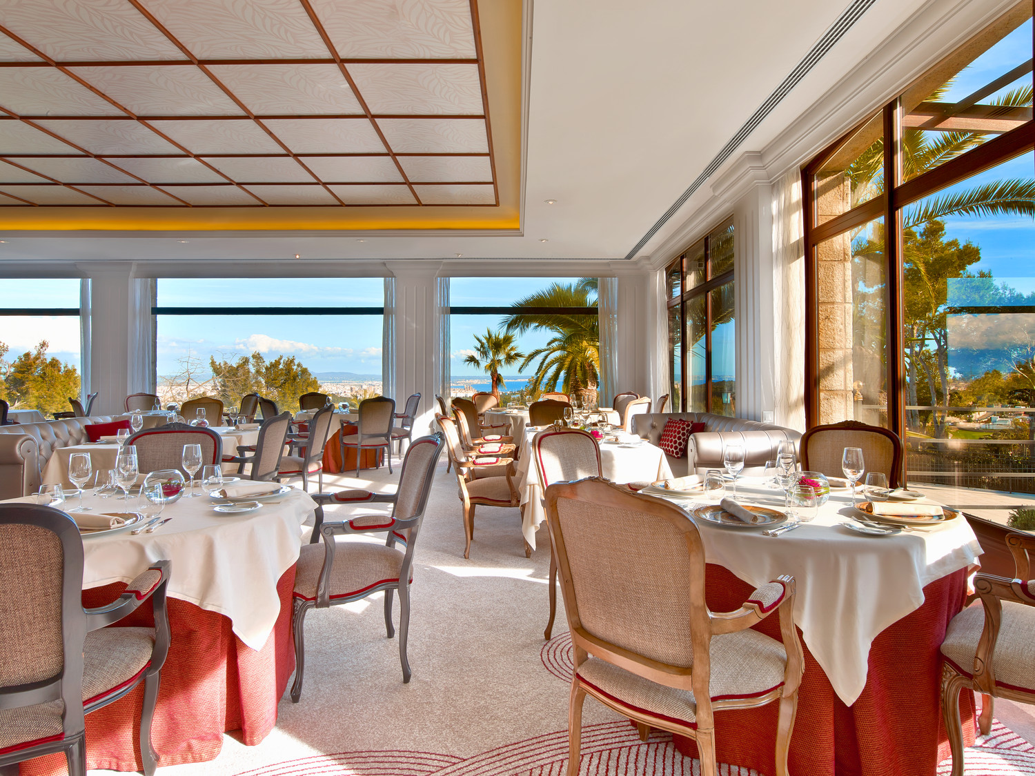 lux3090cl-167431- Es Castell.jpg